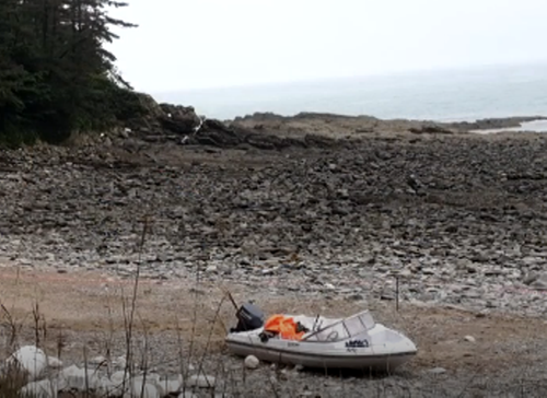 발견된 소형 보트